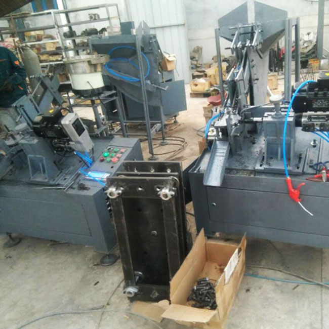 扇形销轴-全自动数控钻孔机-振动盘送料 优博世特