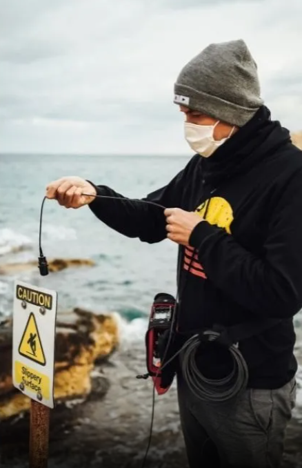 带音频接口的抛物面麦克风