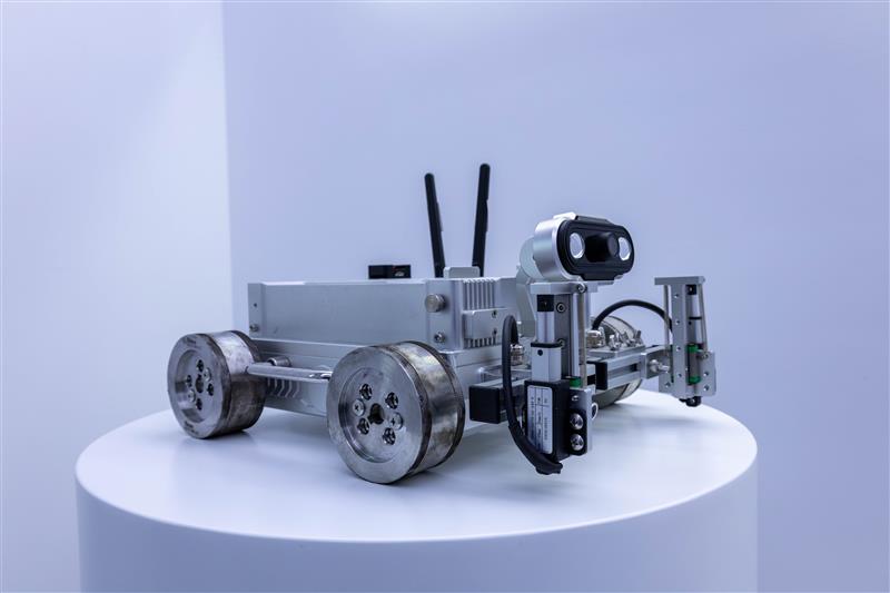 智能磁力爬壁机器人WX-PBRMA-03