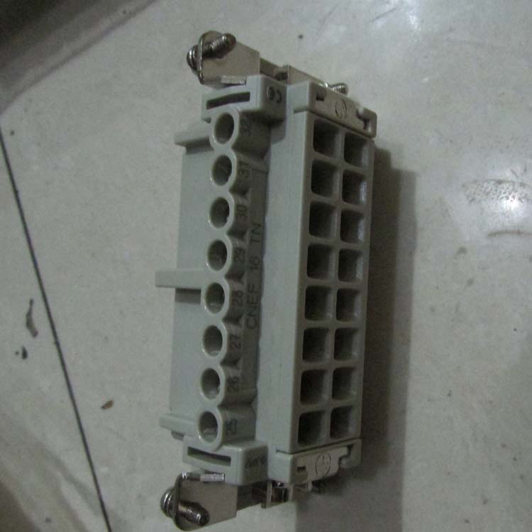 ELPROMAN 连接器 310104-33 16 sockets 17-32（2）.jpg