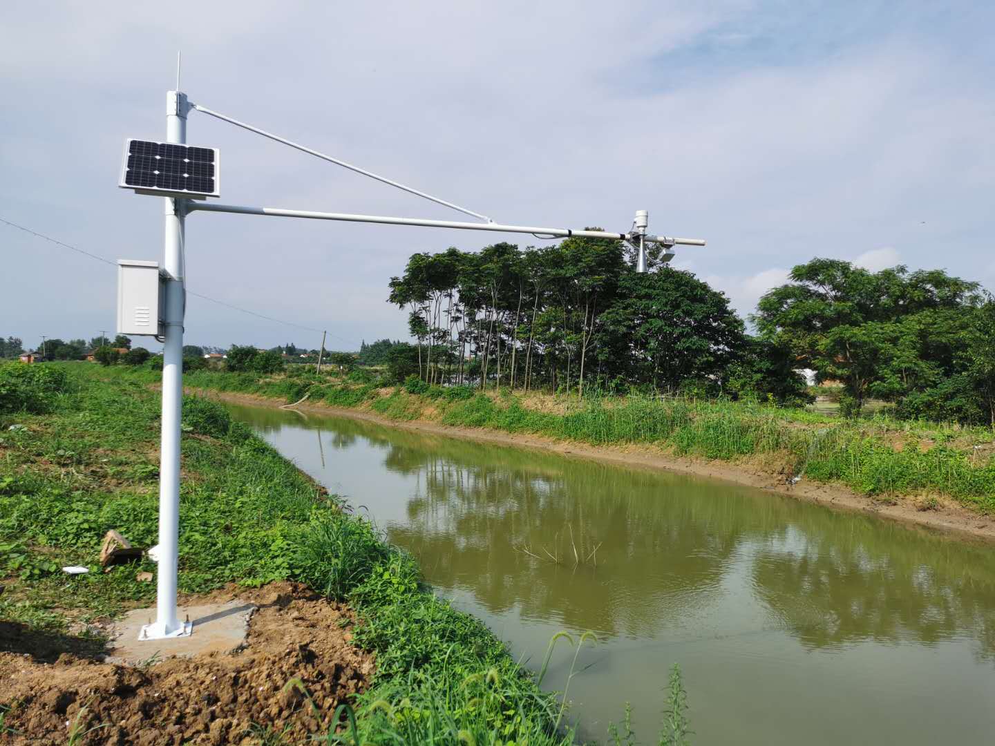 水雨情自动测报.jpg