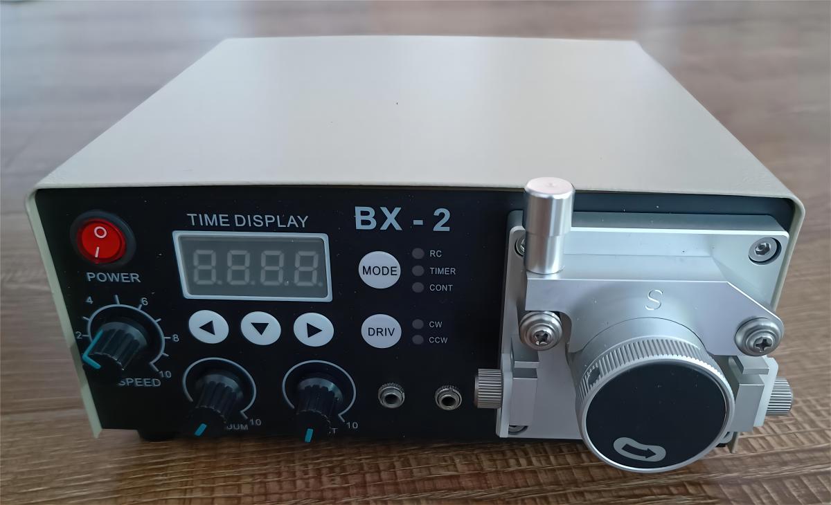 BX-2蠕动式点胶机1(1).jpg